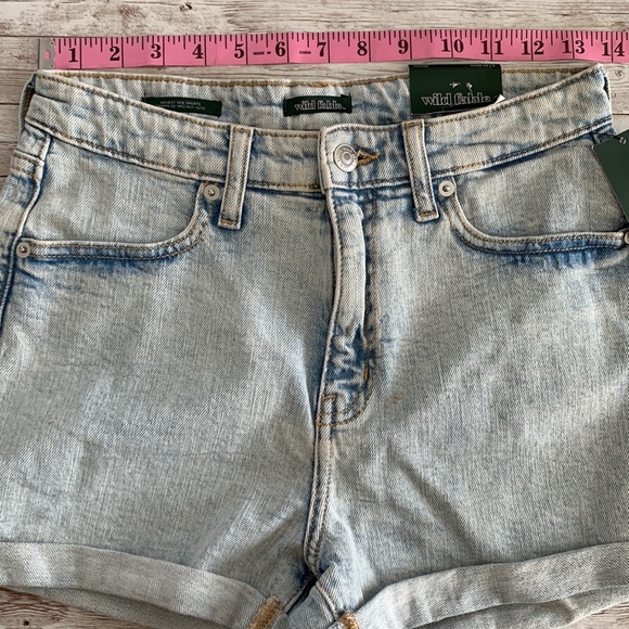 Wild Fable Highest Rise High Rise Light Wash Cuffed Hem Shorts - Picture 7 of 10